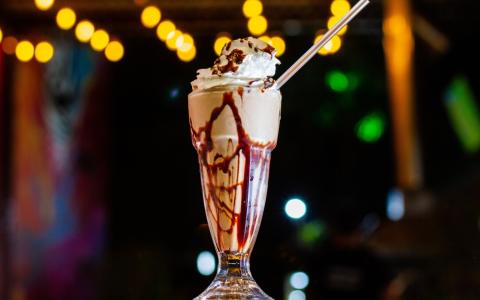 Aprenda novas receitas de milk shake de chocolate