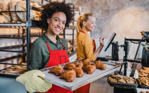 Qual a diferença entre cliente e consumidor 